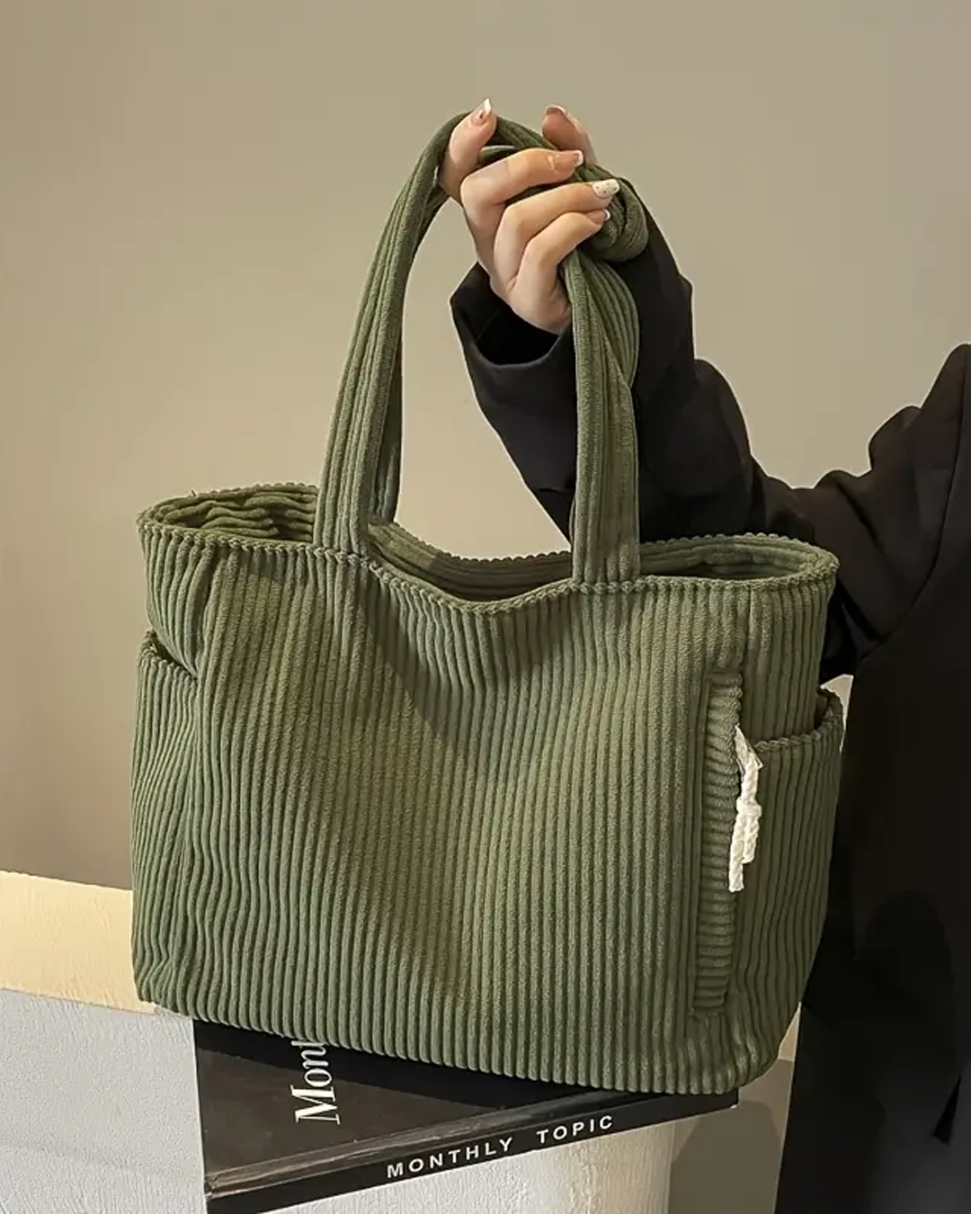 Tilda I Ribbede Tragetaske med Snøre-Detalje